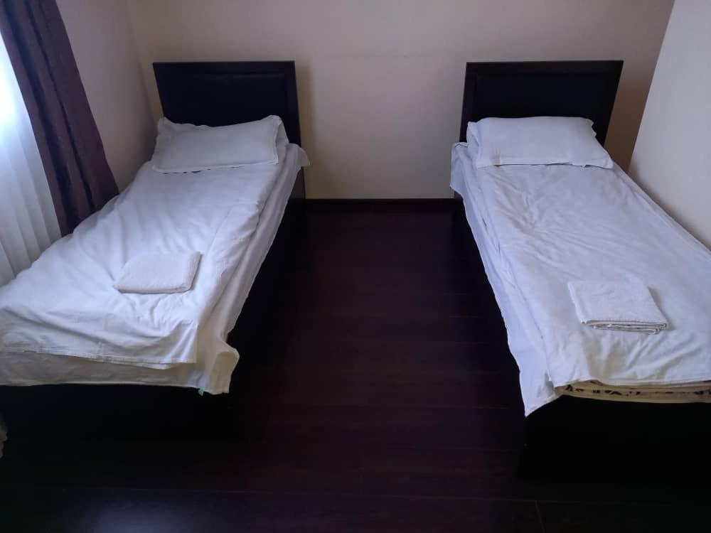 Adi Hotel Bisjkek Eksteriør bilde
