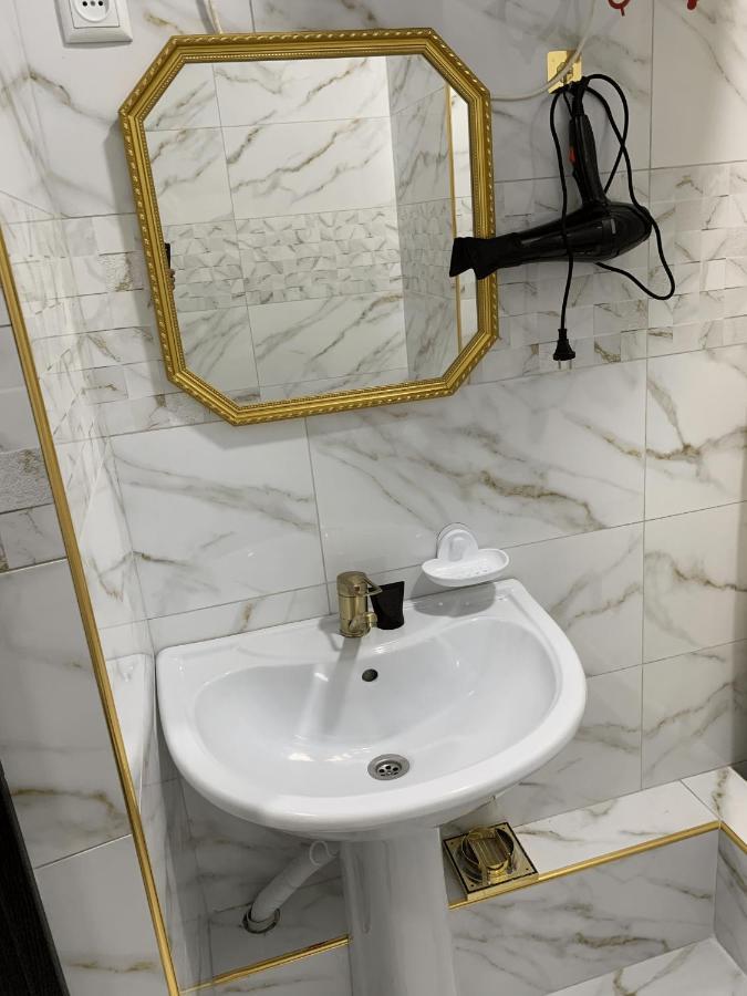 Adi Hotel Bisjkek Eksteriør bilde